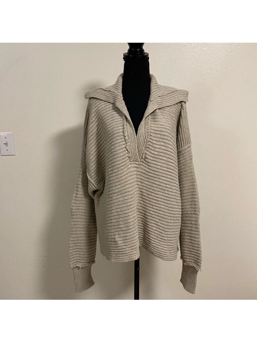 Free People Sweater Women’s Size Large Pebble marlie pullover sweater Chiqutia